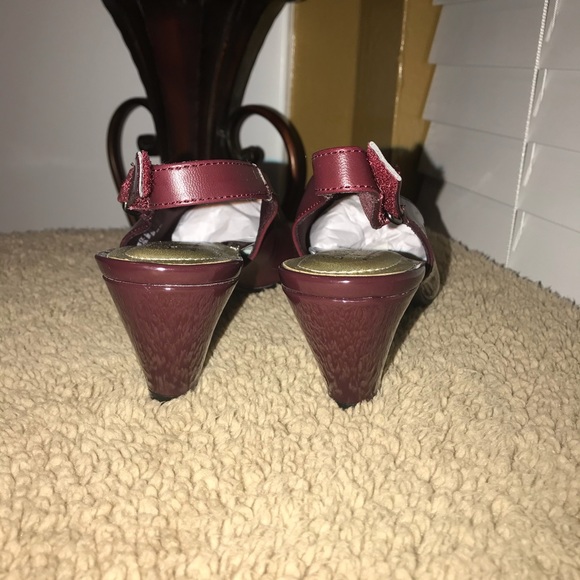 NEW Soft Style Dagmar Slingback Heels - Picture 7 of 14